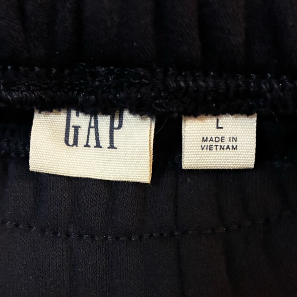 GAP Logo Straight Sweatpants Size - Large
Color - Navy Uniform - Picture 10 of 14